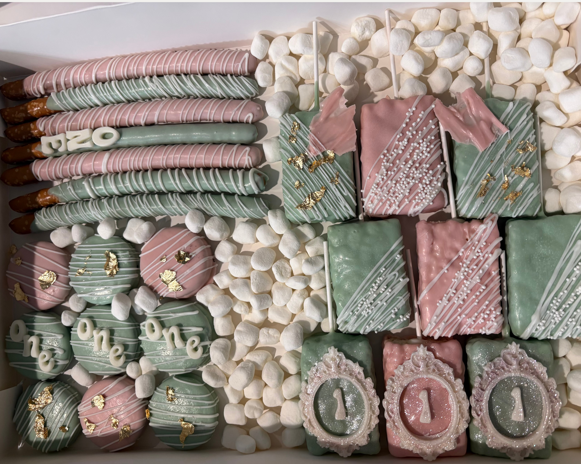Baby shower dipped deserts